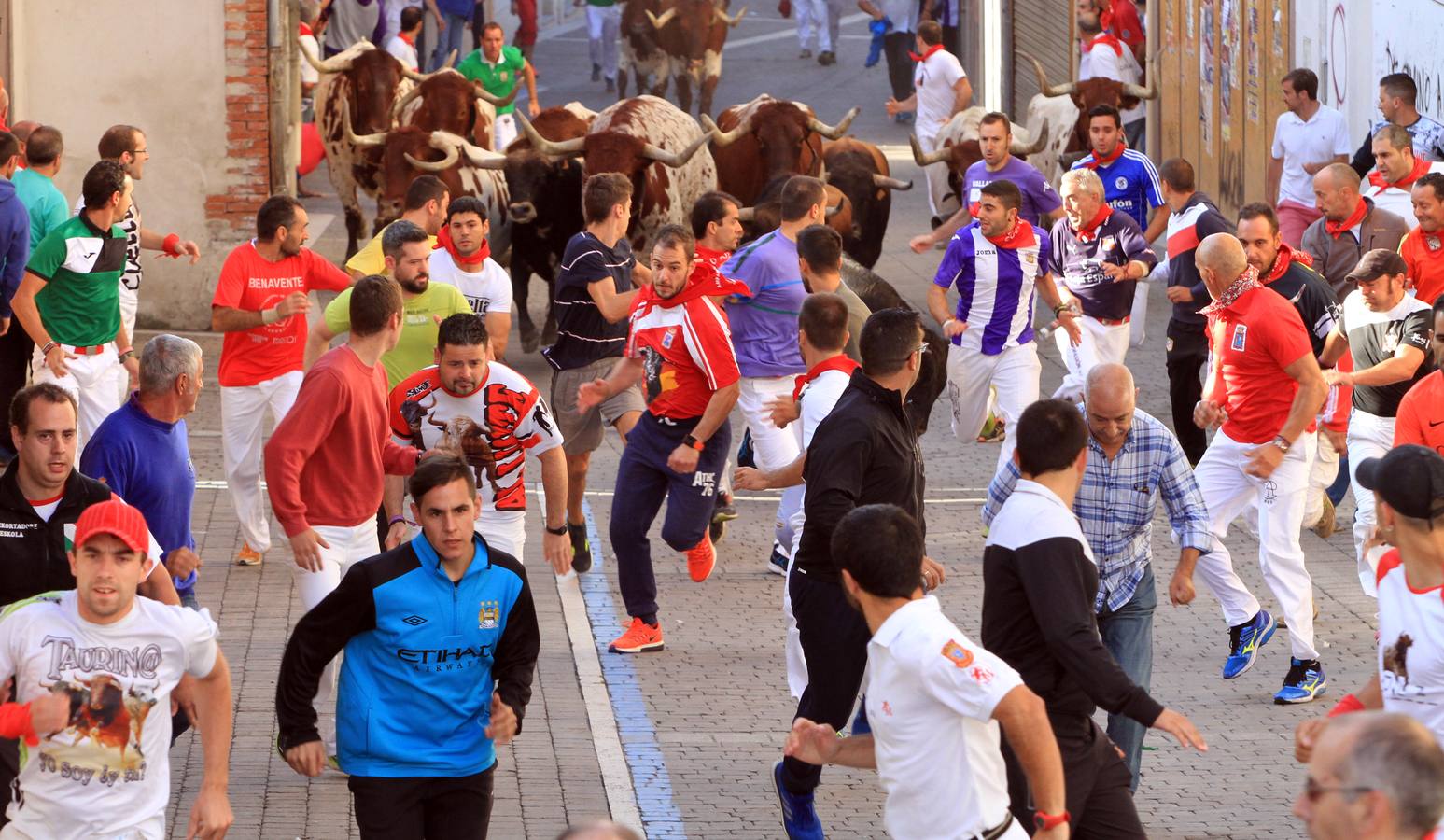 Hoy vecinos y visitantes pudieron disfrutar de una carrera completa y modélica, que resultó limpia y vibrante de principio a fin