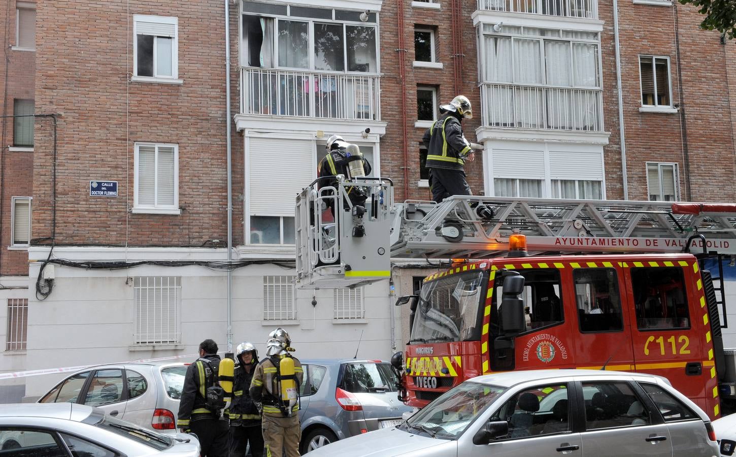 Los bomberos intervienen en la calle Doctor Fleming