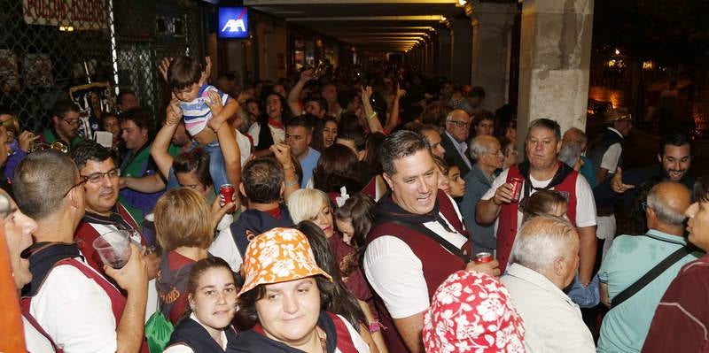 La lluvia obliga a posponer el pregón para mañana 