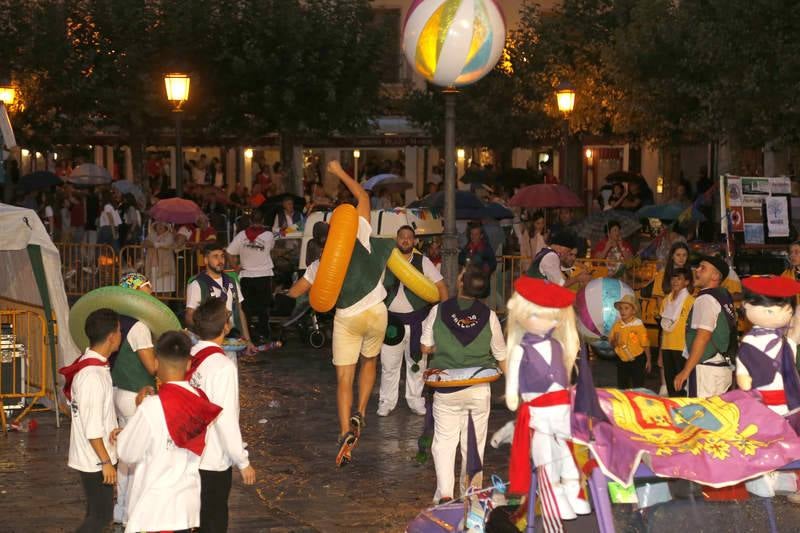 La lluvia obliga a posponer el pregón para mañana 