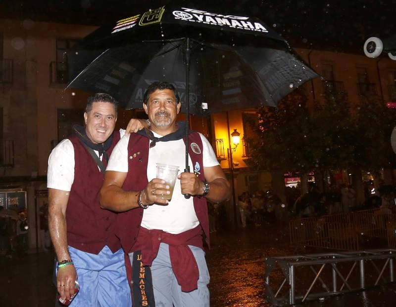 La lluvia obliga a posponer el pregón para mañana 