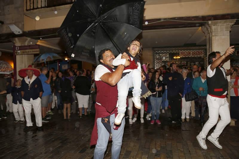 La lluvia obliga a posponer el pregón para mañana 
