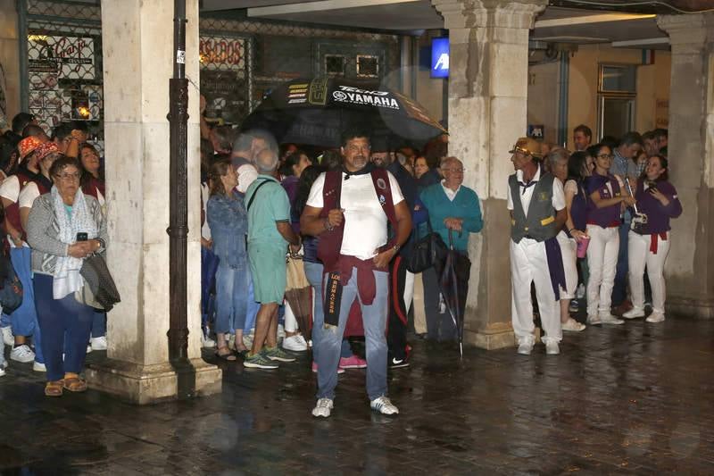 La lluvia obliga a posponer el pregón para mañana 