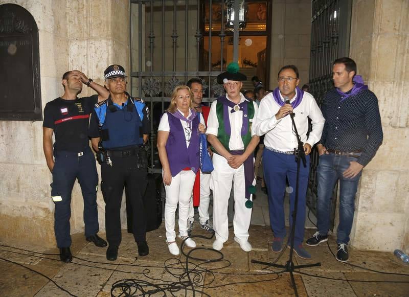 La lluvia obliga a posponer el pregón para mañana 