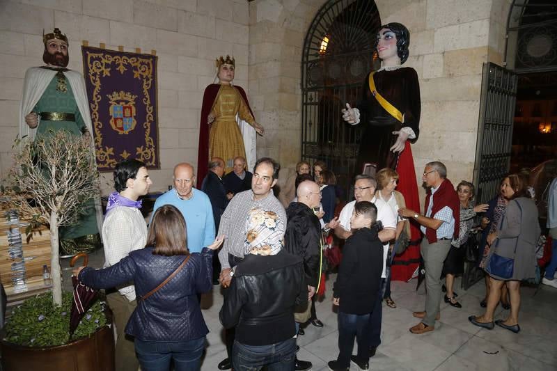 La lluvia obliga a posponer el pregón para mañana 
