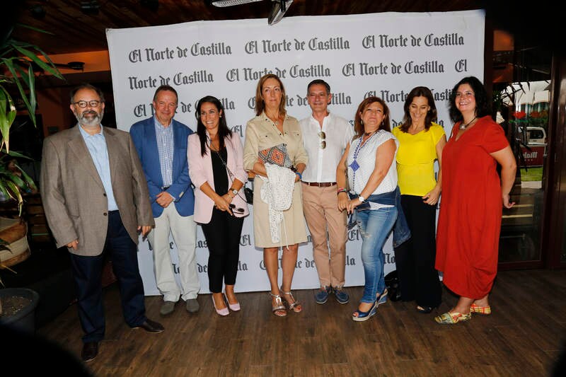 Los periodistas Pedro Barreda, Ignacio Fernández, Juia Gallego, Verónica de Fuentes, José Rojo, Rebeca González, Conchi G. Vicente y Patricia Melero