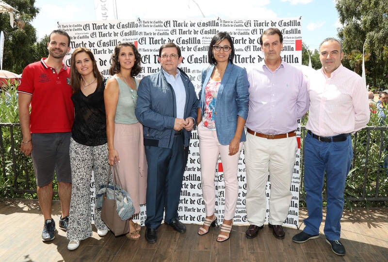 Miguel Ángel Gatón (abInternet), Jessica González; Beatriz Rodríguez, Julio Rodríguez y Cristina Hernández (Tanatorio Palencia); Julio Gancedo y José Miguel Gil de Vena (Urbaser).