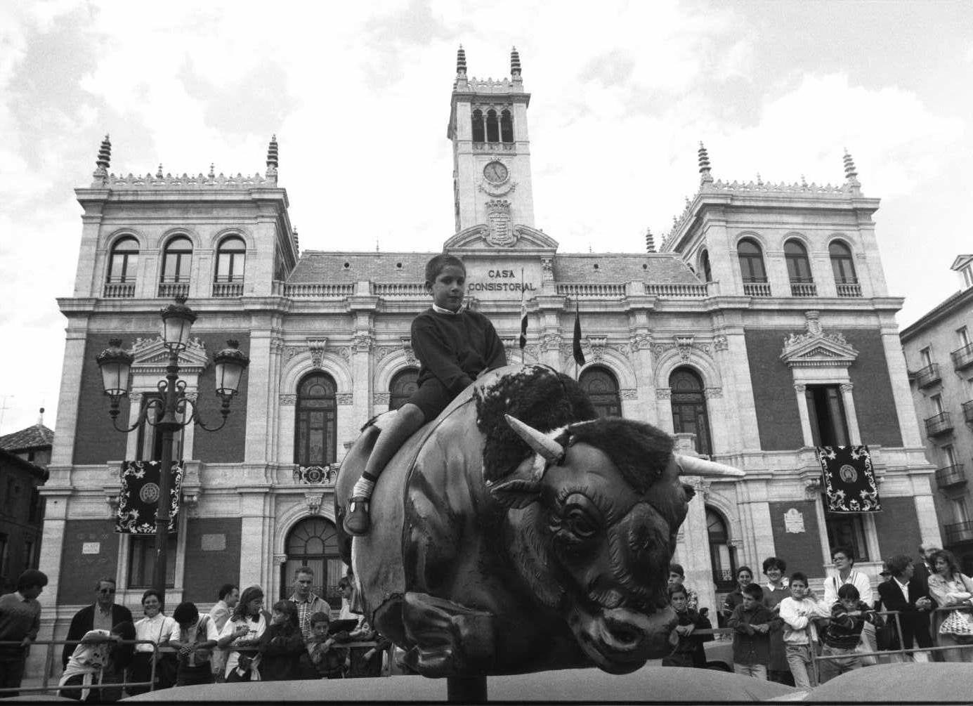 1995. Fiesta infantil en la Plaza Mayor.