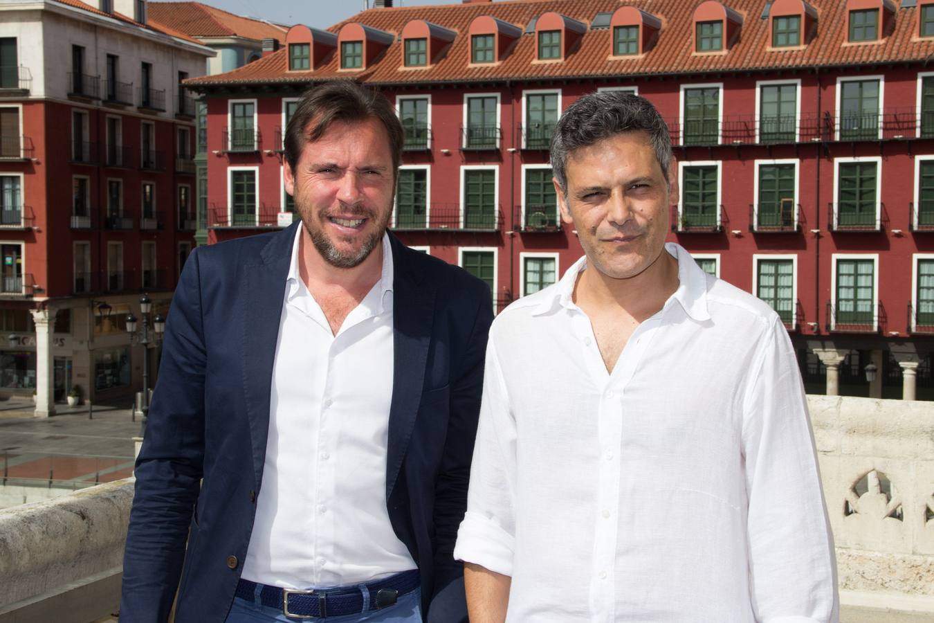 18.07.17 El alcalde de Valladolid, Óscar Puente, presenta al actor como pregonero de las fiestas de la Virgen de San Lorenzo 2017.