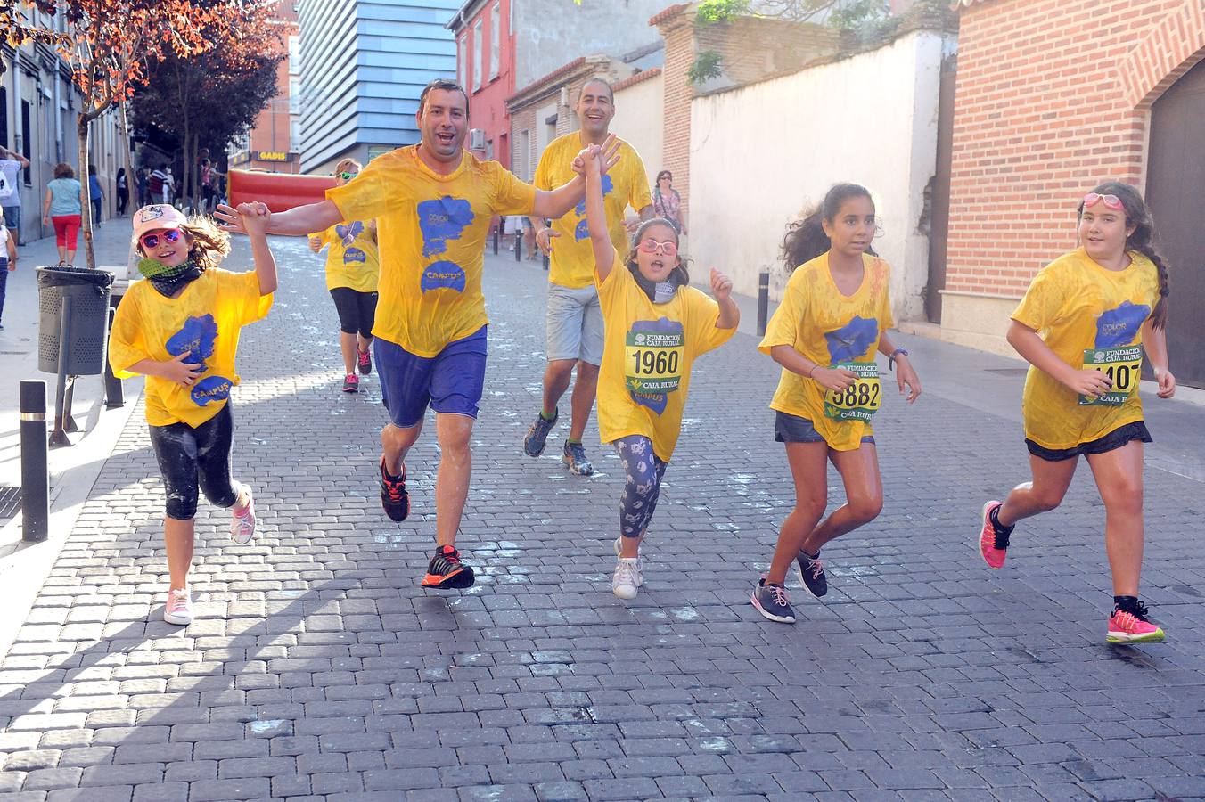 Una gran nube rosa, amarilla, azul y verde dio el pistoletazo de salida al gran pórtico de las fiestas patronales de San Antolín