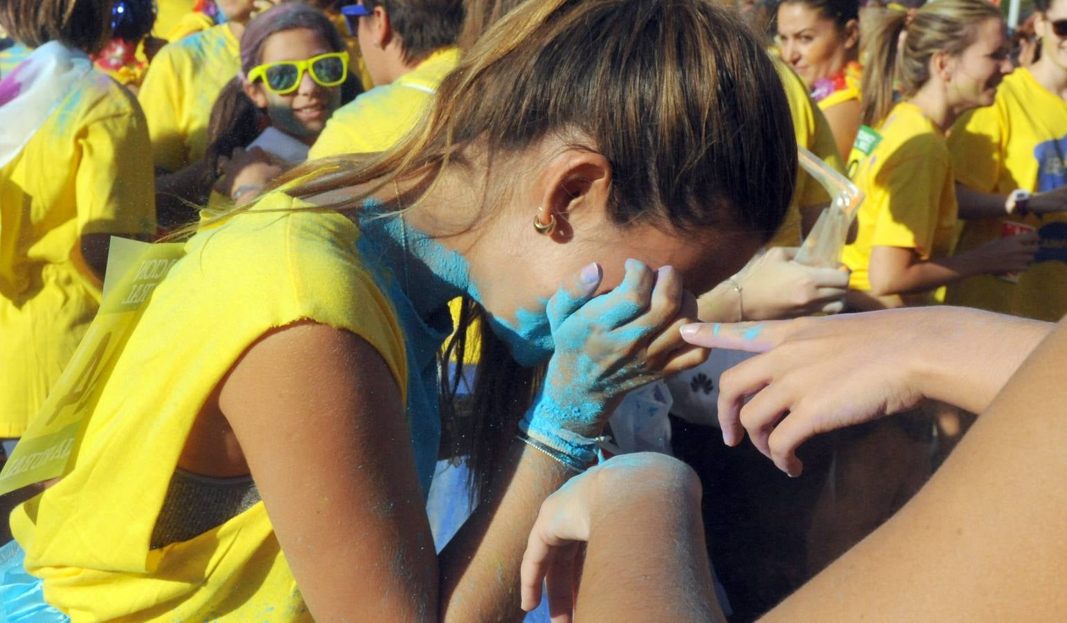 Una gran nube rosa, amarilla, azul y verde dio el pistoletazo de salida al gran pórtico de las fiestas patronales de San Antolín