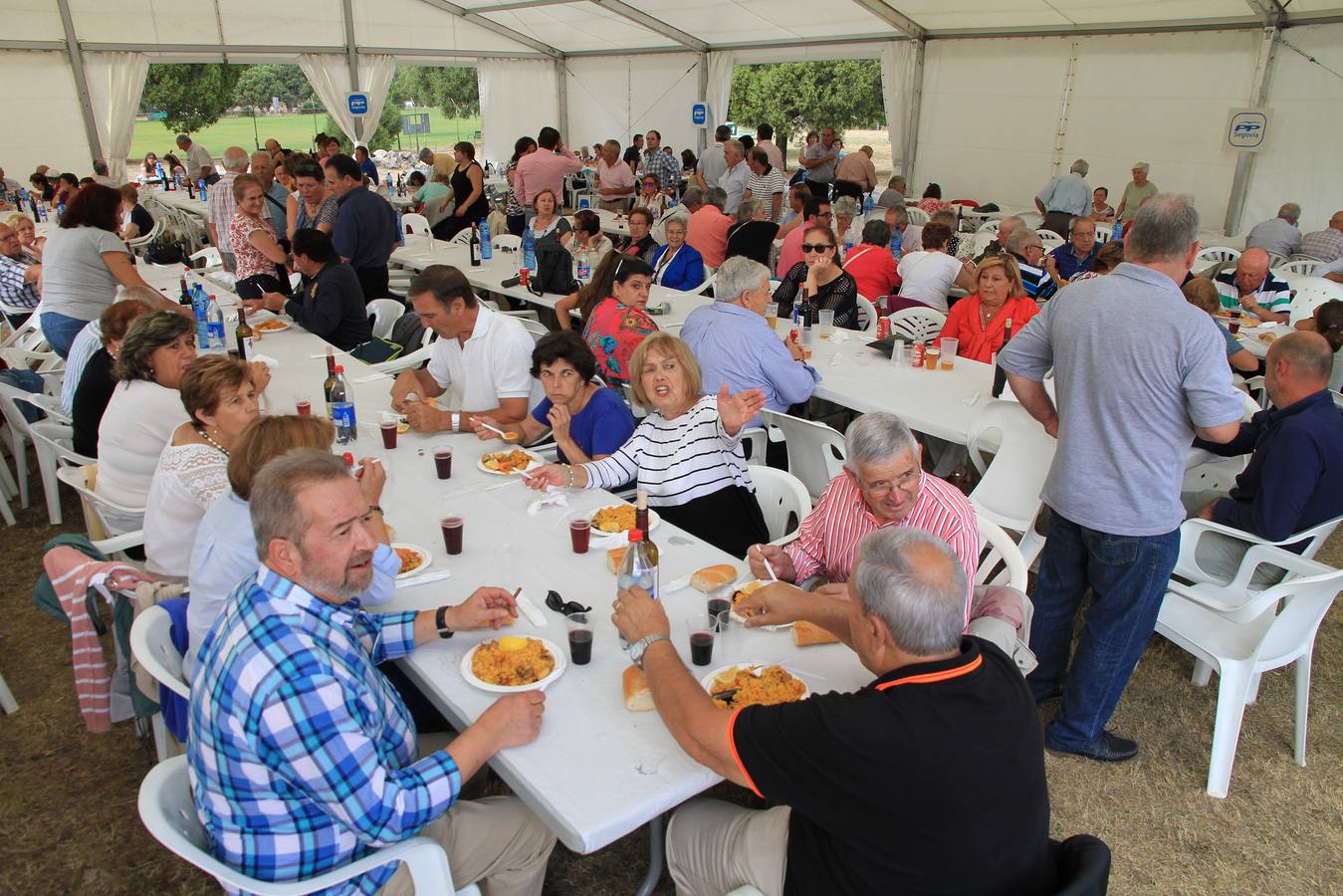 Los principales representates populares de la provincia no faltaron a su cita en el área recreativa de El Pardal donde un año más, y ya van veintiséis, pudieron tratar de cerca con sus simpatizantes y militantes