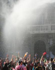 Imagen secundaria 2 - Momentos del desfile de Peñas