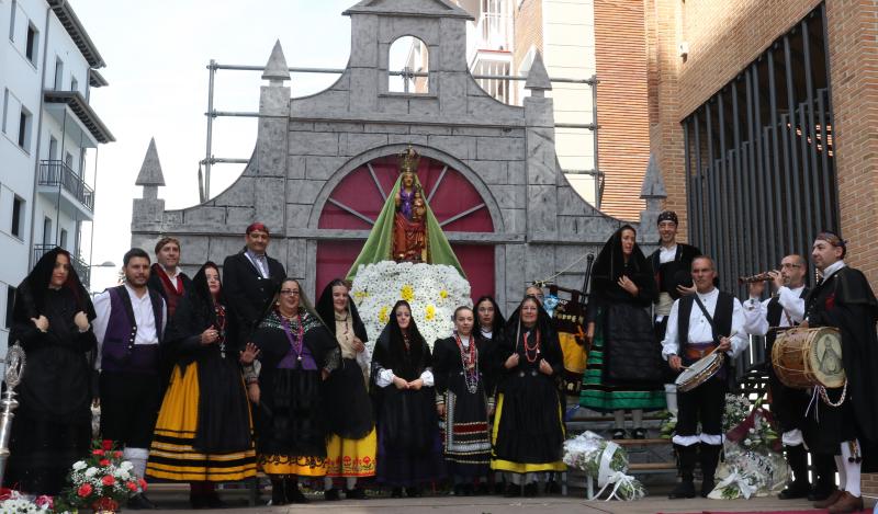 Ofrenda floral a la Virgen de San Lorenzo