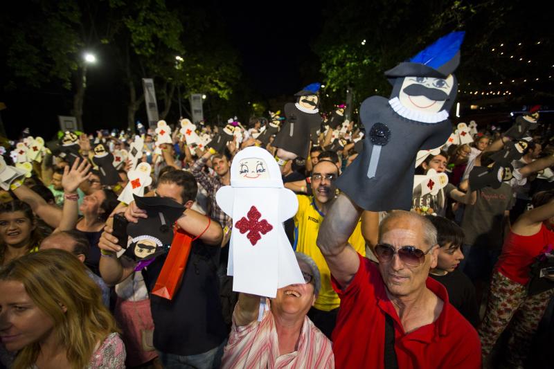 Las peñas de Valladolid consiguen el récord de marionetas de mano