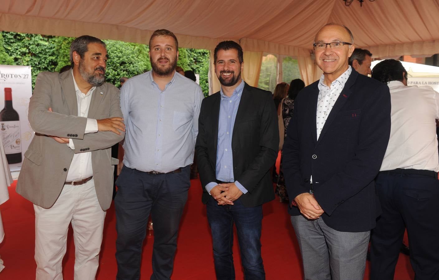 El director de El Norte, Carlos Aganzo, con Álvaro Lora (viceportavoz del PSOE en las Cortes), Luis Tudanca (secretario regional del PSOE) y el popular Ramiro Ruiz Medrano (vicepresidente del Parlamento regional).