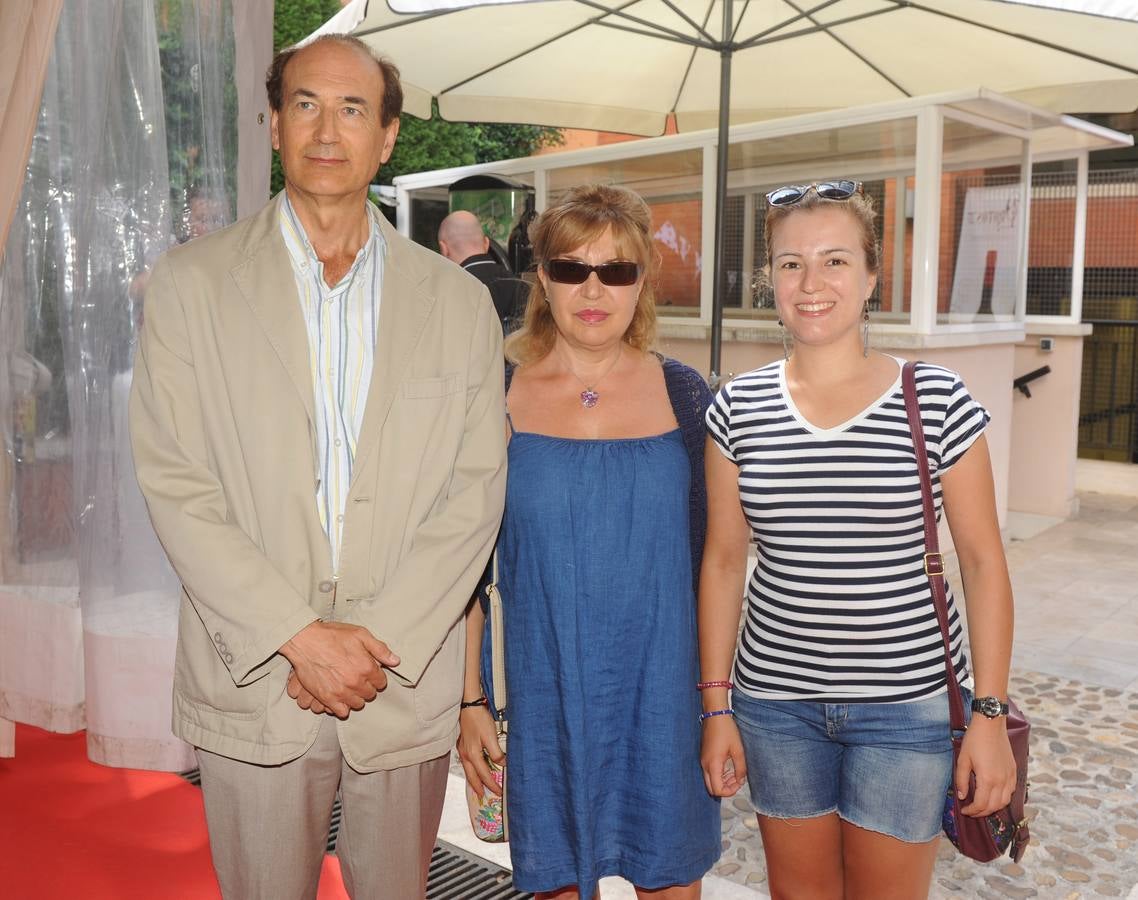 Andrés Ursa, Ana Bartolomé e Isabel Ursa, de Clínica Naturista.