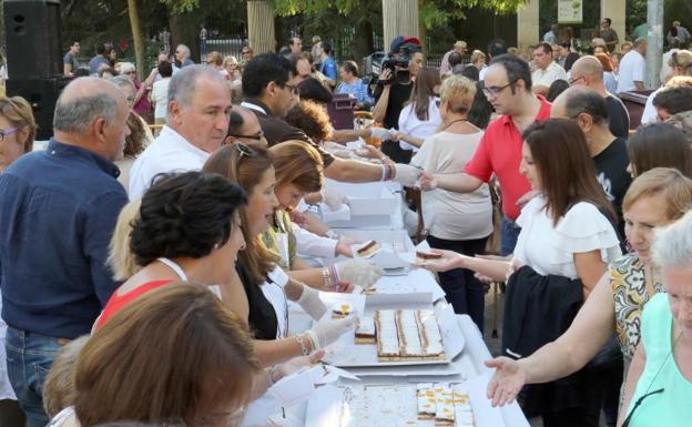 Degustación gratuita del postre de Nuestra Señora de San Lorenzo.