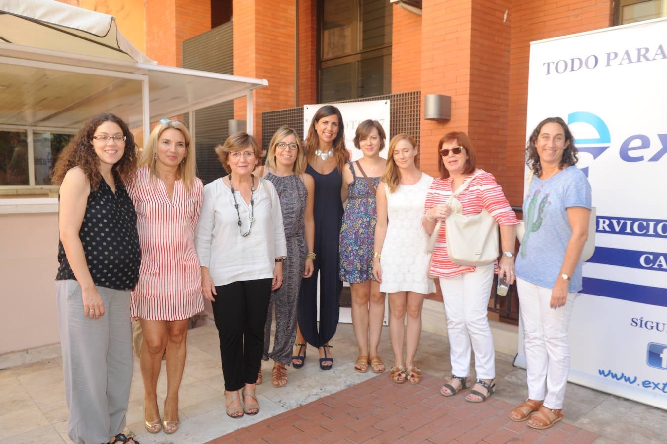 De la Asociación Española contra el Cáncer nos visitaron Patricia Velasco, María José Miranda, Luisa Lobete, Lourdes Arranz, María Jérez, Soledad Hernández, Elisa Ramos, Teresa Garay y Sonia de Miguel.