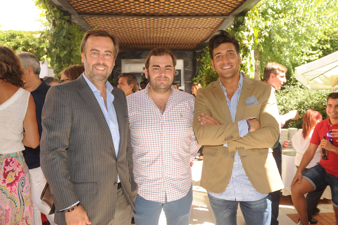 Raúl Iglesias y Carlos Iglesias, de Pargroup Valladolid (Man), con Ángel Casado, de El Norte.