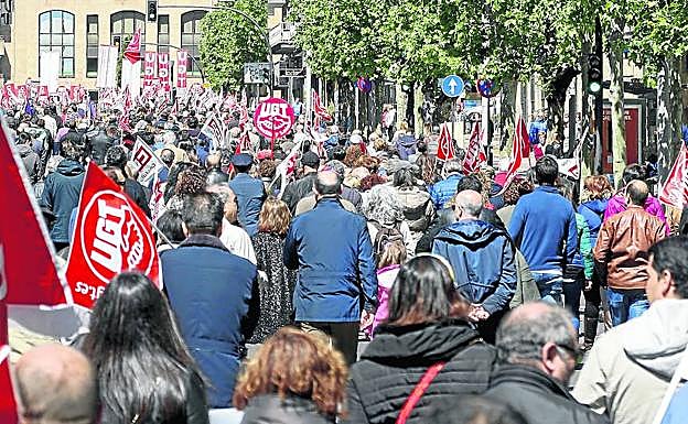 Movilización sindical en las calles de la capital salmantina con motivo la celebración del Primero de Mayo. 