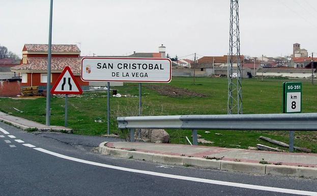 Entrada a la población de San Cristóbal de la Vega.