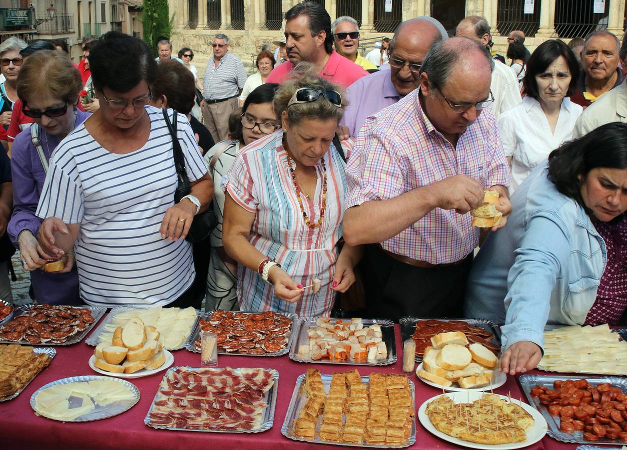 Los camareros de Segovia celebran Santa Marta
