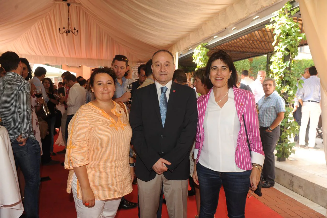 Cristina Pérez, secretaria general de la UVA; el rector, Daniel Miguel, y Felicidad Viejo, vicerrectora de Estudiantes.