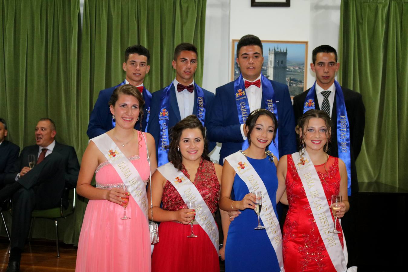 Los actos oficiales comenzaron la noche del miércoles con un vistoso desfile de carrozas por las principales calles de la localidad