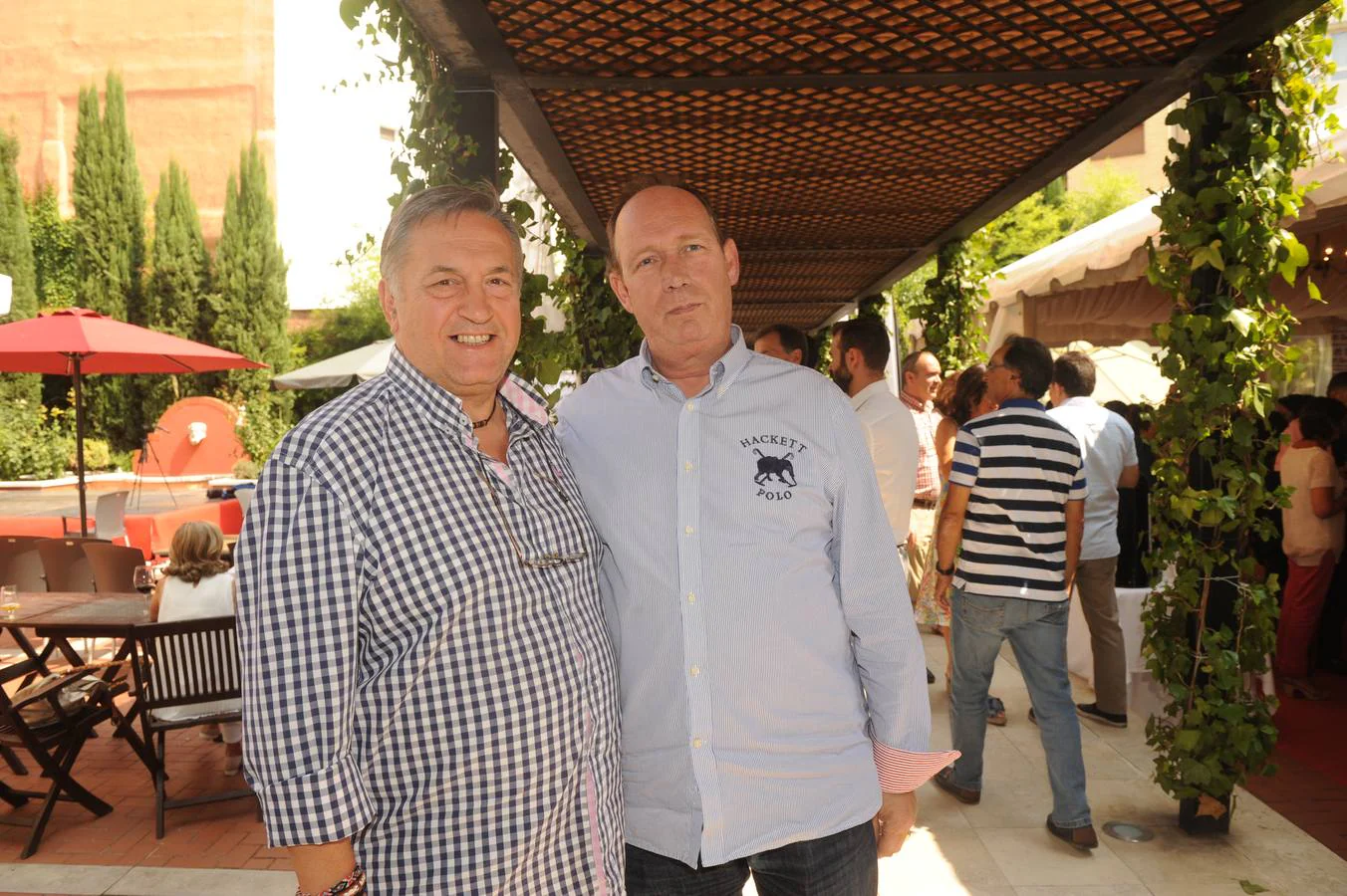 Juan Carlos de Frutos y José Luis Longo, de Seguridad Lomer, empresa colaboradora en la caseta de El Norte.