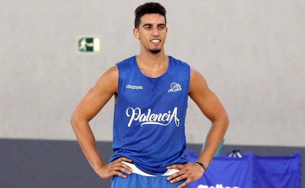 Bryce Pressley, en un entrenamiento de esta pretemporada con el Palencia Baloncesto.