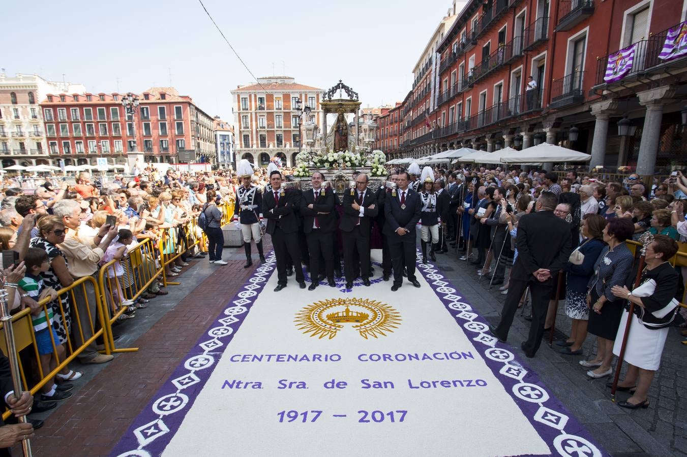 El obispo auxiliar, Luis Argüello, ofició la eucaristía en honor de la patrona