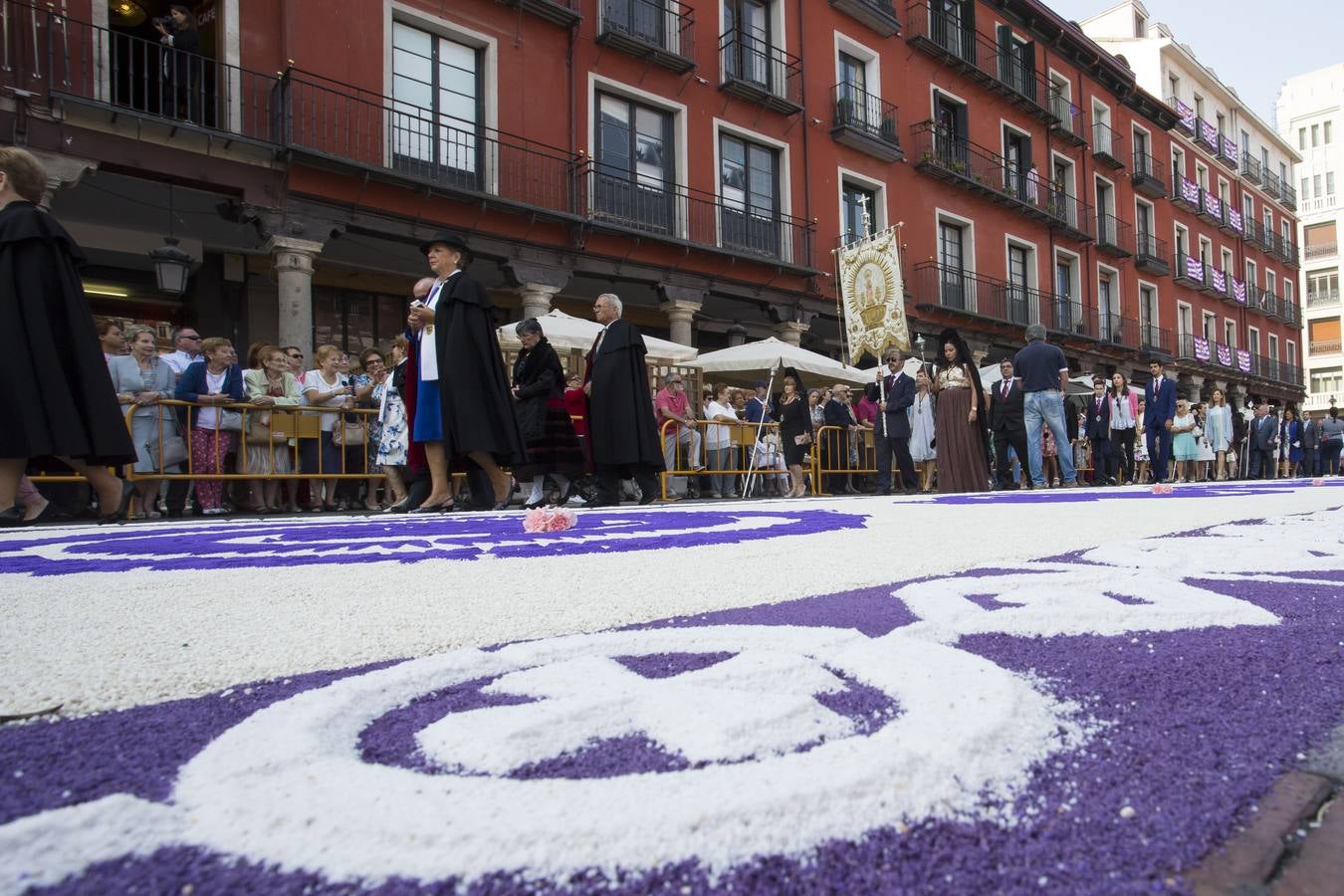 El obispo auxiliar, Luis Argüello, ofició la eucaristía en honor de la patrona