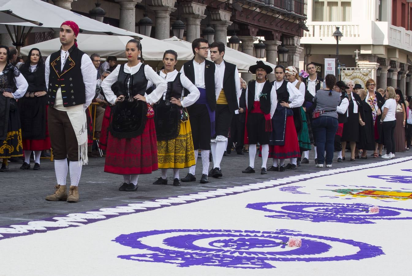El obispo auxiliar, Luis Argüello, ofició la eucaristía en honor de la patrona