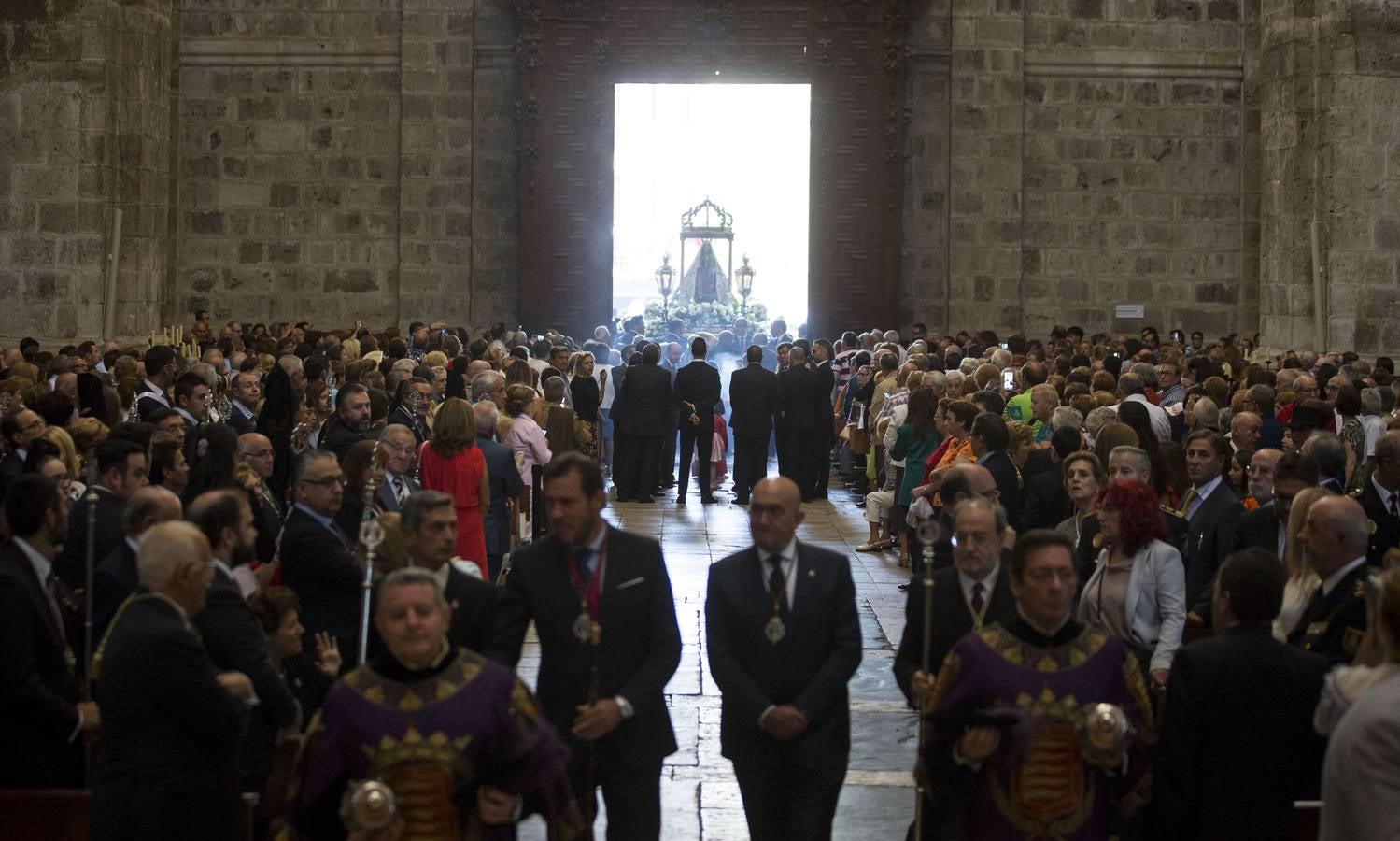 El obispo auxiliar, Luis Argüello, ofició la eucaristía en honor de la patrona