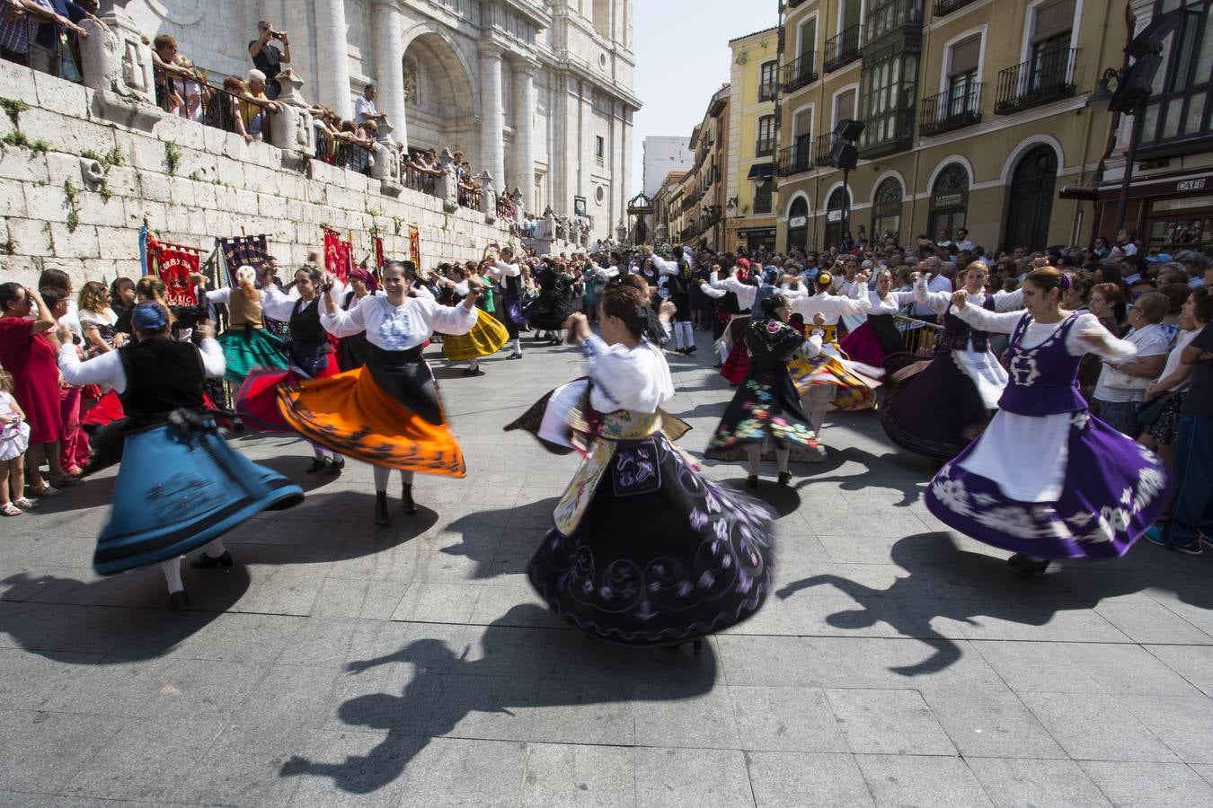 El obispo auxiliar, Luis Argüello, ofició la eucaristía en honor de la patrona
