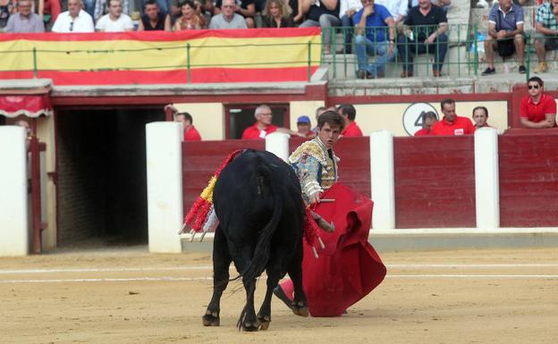 El Juli, durante la faena a 'Fanfarria'.