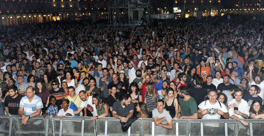 Concierto de Los Planetas en la Playa Mayor