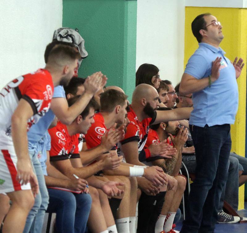 El Viveros Herol Nava vence por 27-22 al Balonmano Alarcos