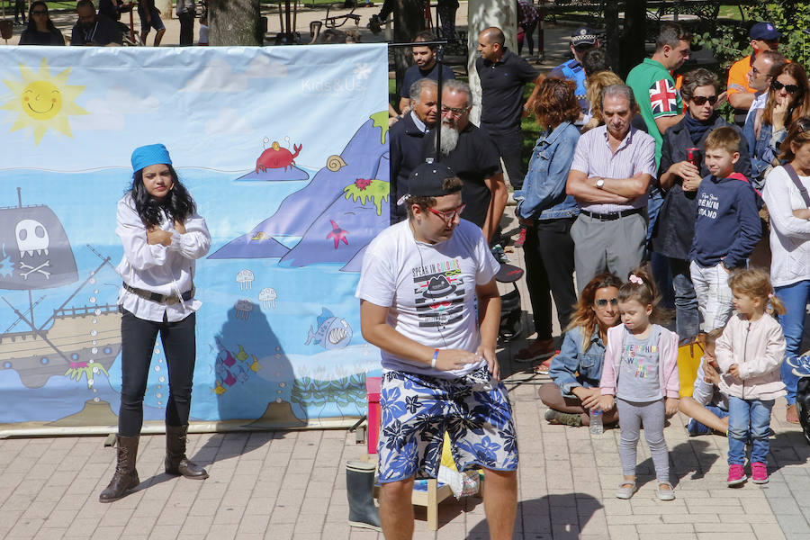 Salamanca disfruta de sus fiestas con pasacalles y del concierto de Antonio Orozco