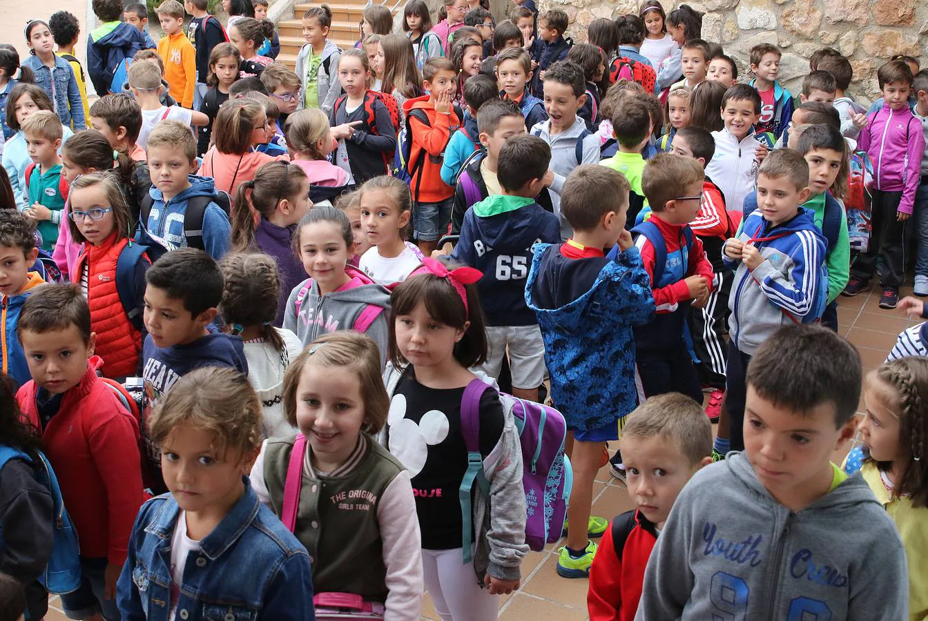 Primer día de clase para los alumnos de primaria de Segovia