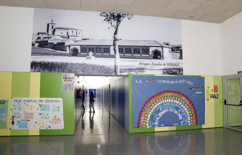 Inauguración del curso escolar en el colegio de Villalobón (Palencia)
