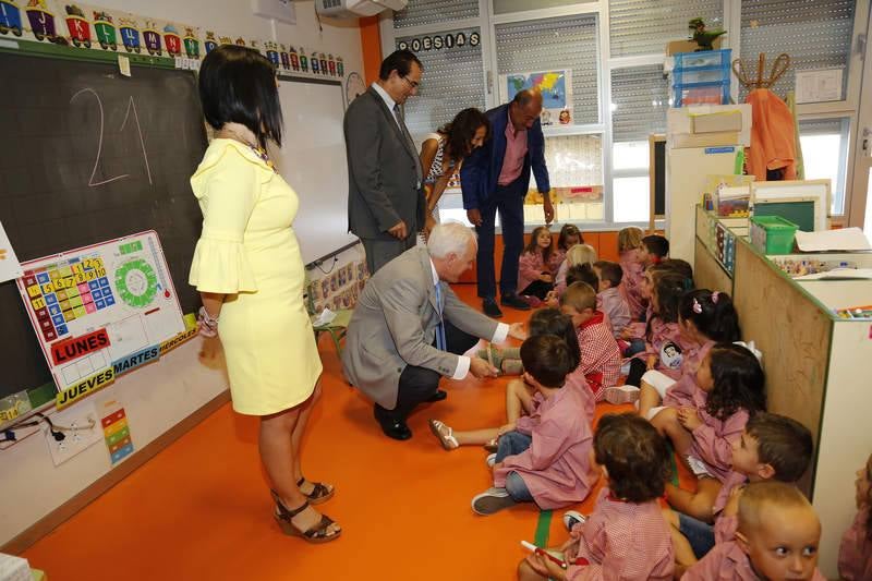 Inauguración del curso escolar en el colegio de Villalobón (Palencia)