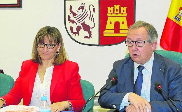 Resurrección Pascual y Javier López-Escobar. 