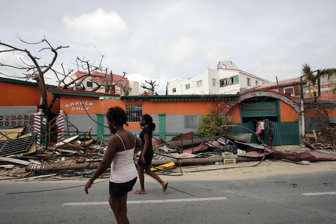 En su arrasadora trayectoria la tormenta ha dejado ya al menos medio centenar de muertos en el Caribe y Estados Unidos