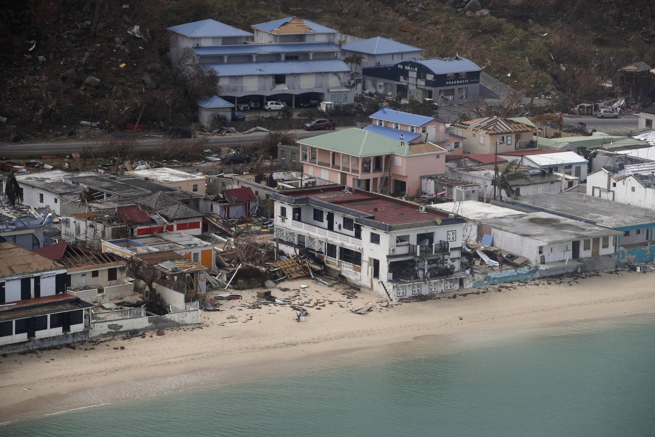 En su arrasadora trayectoria la tormenta ha dejado ya al menos medio centenar de muertos en el Caribe y Estados Unidos
