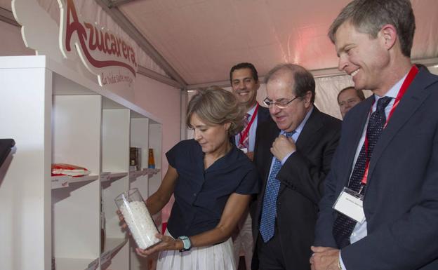 Juan Vicente Herrera y la ministra de Agricultura, Isabel García Tejerina durante la inauguración