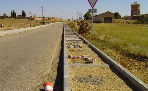 Carretera P-953 a su paso por Becerril de Campos, en una imagén de archivo 