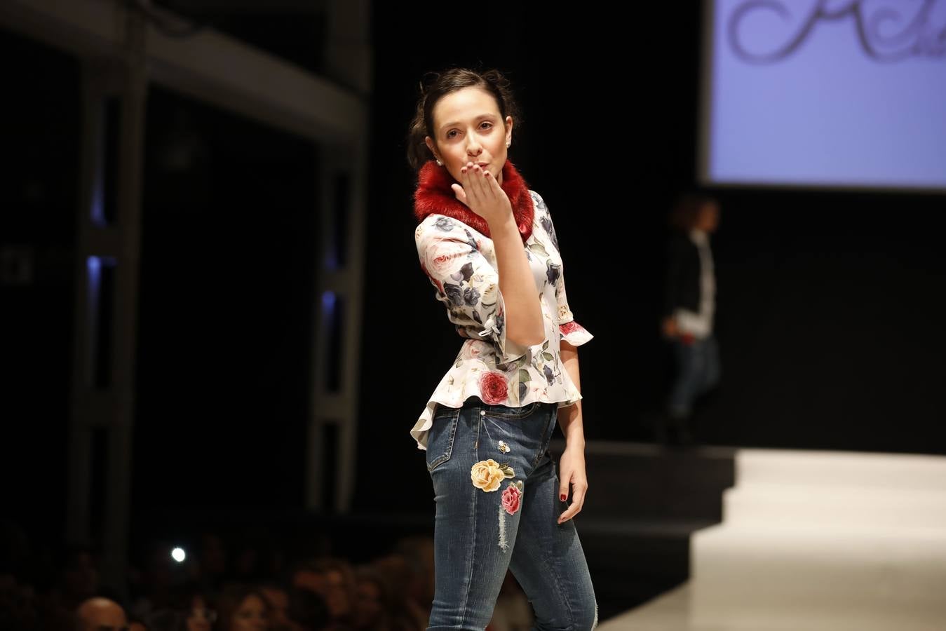 El desfile ha sido organizado por la Agrupación Vallisoletana de Comercio (Avadeco) en en LAVA para impulsar las colecciones de otoño e invierno