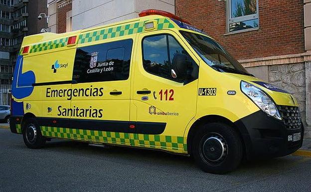 Una UVI móvil ha trasladado al heridp al Hospital Universitario de Burgos.